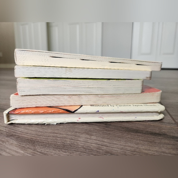 SOLD Bundle of 5 baby board books - Picture 4 of 4